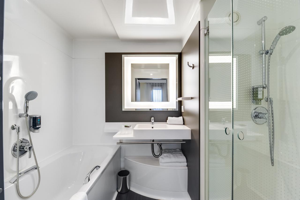 Two Adjacent Superior Suites,1672565880:JPEG