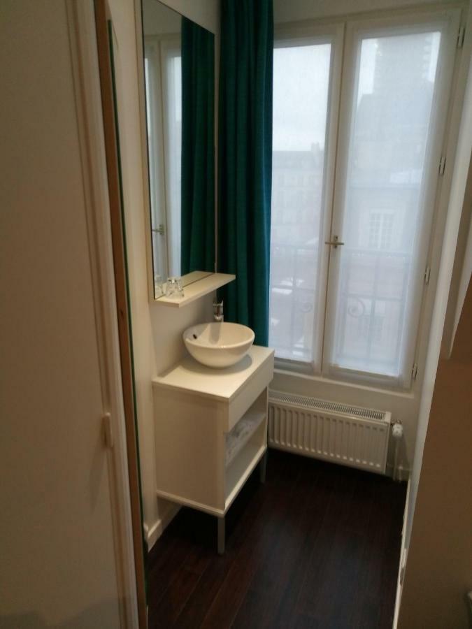 Quarto Individual com Casa de Banho Privativa