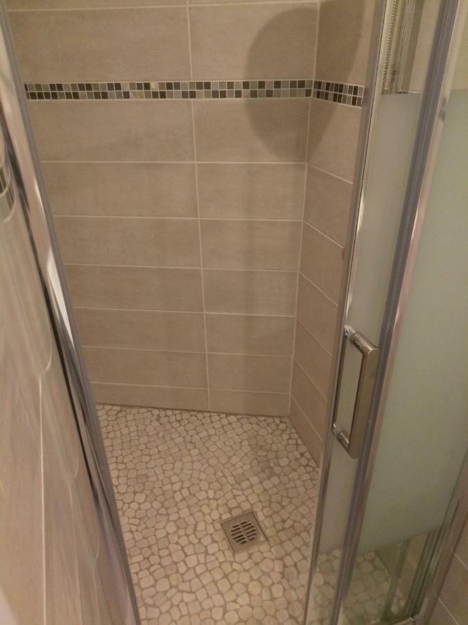 Quarto Individual com Chuveiro