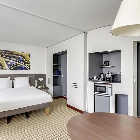 Novotel Suites Paris Montreuil Vincennes-3